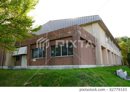 Yuni Elementary School (former school building) 82779183