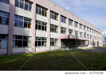 Yuni Elementary School (former school building) Yuni Elementary School (former school building) 82779196