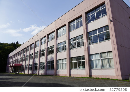 Yuni Elementary School (former school building) Yuni Elementary School (former school building) 82779208