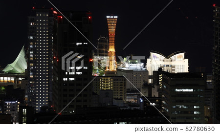 從維納斯大橋看2021年10月抗震改造前的神戶港塔 從維納斯大橋看2021年10月抗震改造前的神戶港塔 82780630