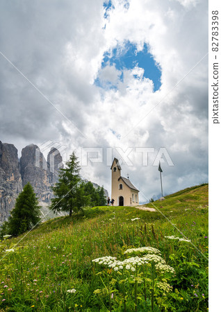 Little church at Gardena Pass 82783398