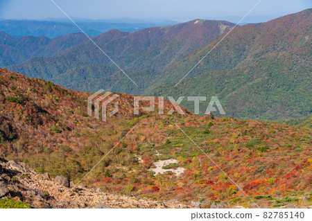(Tochigi Prefecture) Mt. Nasu / Mt. Chausu: Autumn leaves of Mt. (Tochigi Prefecture) Mt. Nasu / Mt. Chausu: Autumn leaves of Mt. 82785140