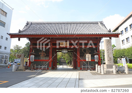 The gates of Gokoku-ji 82787260