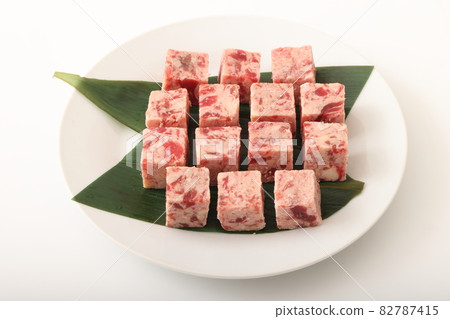Beef soft dice steak (molded meat) 82787415