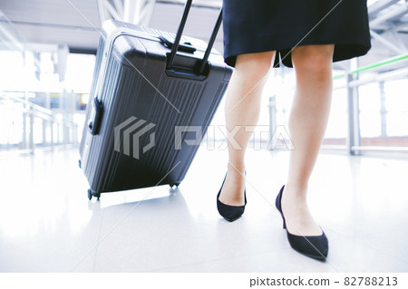 手提箱和女人 82788213