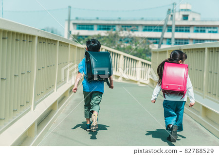 School attendance in the lower grades of elementary school 82788529