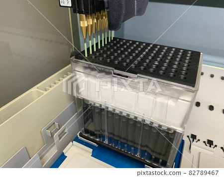 science experiment 82789467