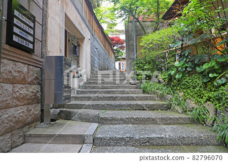 The streets of Kagurazaka The streets of Kagurazaka 82796070
