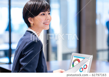 Office business woman shooting cooperation: WEEK Shibadaimon (Sun Frontier Fudousan) Office business woman shooting cooperation: WEEK Shibadaimon (Sun Frontier Fudousan) 82797163