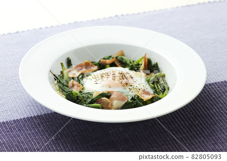 炒菠菜和培根雞蛋 1 82805093