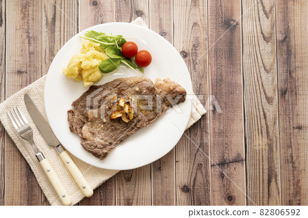 Bull shoulder roast steak Bull shoulder roast steak 82806592