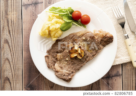 Bull shoulder roast steak 82806785