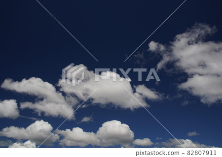 雲 雲 82807911