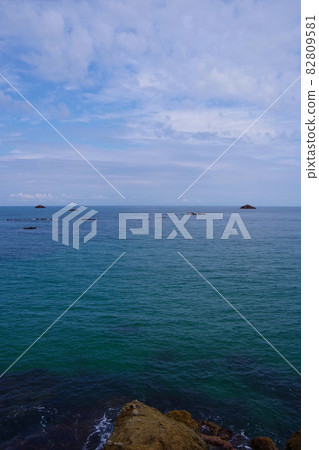 Kumihama, Kyotango City, strange rock, rhyolite, one rock overlooking the beautiful Sea of Japan 82809581