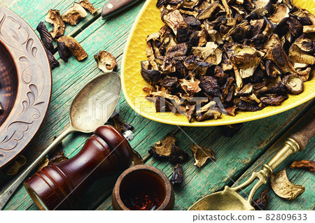 Forest dried mushrooms Forest dried mushrooms 82809633