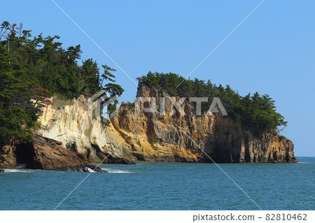 The scenery of the cape of the sea. Oku Matsushima. "Kayanozaki" seen from Otomegahama. Miyato Suiyama, Higashimatsushima City, Miyagi Prefecture. The scenery of the cape of the sea. Oku Matsushima. "Kayanozaki" seen from Otomegahama. Miyato Suiyama, Higashimatsushima City, Miyagi Prefecture. 82810462