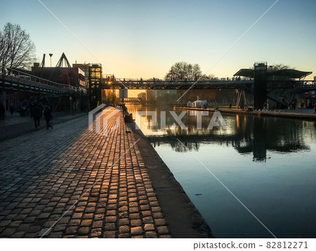 La Villette Basin in Paris La Villette Basin in Paris 82812271