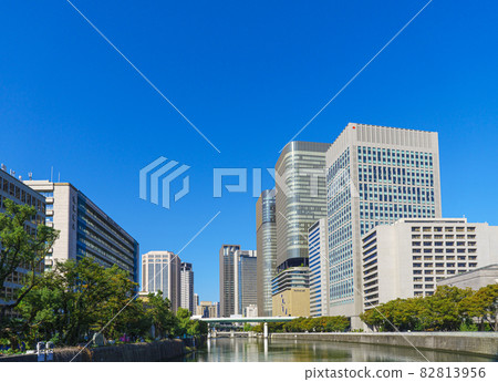 大阪中之島城市景觀早晨 大阪中之島城市景觀早晨 82813956