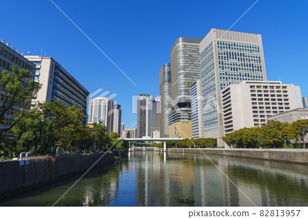 大阪中之島城市景觀早晨 大阪中之島城市景觀早晨 82813957