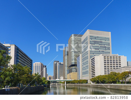 大阪中之島城市景觀早晨 大阪中之島城市景觀早晨 82813958