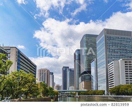 大阪中之島城市景觀早晨 大阪中之島城市景觀早晨 82813959