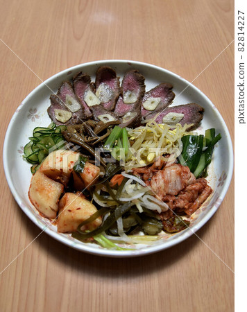 什錦泡菜 namul 肉類菜餚 什錦泡菜 namul 肉類菜餚 82814227