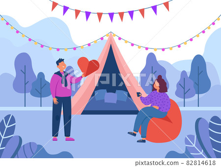 Cute tourist couple on romantic trip to country Cute tourist couple on romantic trip to country 82814618