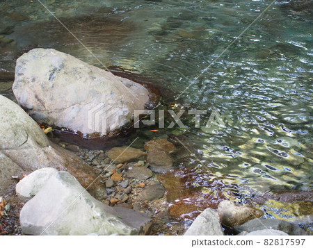 山間溪流 山間溪流 82817597