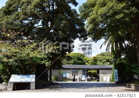 Enoshima Sea Candle (observation lighthouse) and Samuel Cocking Garden entrance in Fujisawa City, Kanagawa Prefecture 82817823