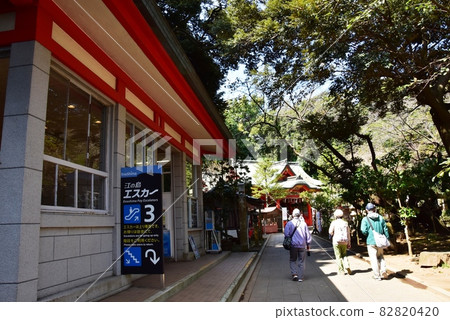 Fujisawa City, Kanagawa Prefecture Enoshima Escar 3rd Ward Platform and Enoshima Shrine Nakatsumiya Fujisawa City, Kanagawa Prefecture Enoshima Escar 3rd Ward Platform and Enoshima Shrine Nakatsumiya 82820420