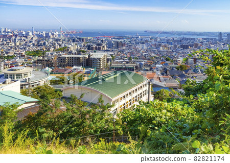 Scenery of Nada Ward, Kobe City At Nada Maruyama Park, you can see Port Island and Rokko Island in the distance. 82821174