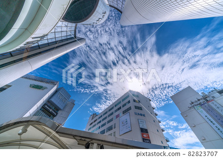 東京都市風景在日本町田,一個受歡迎的城市。町田站前景色 東京都市風景在日本町田,一個受歡迎的城市。町田站前景色 82823707
