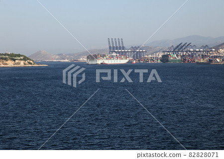 比雷埃夫斯港港口設備大型起重機群 比雷埃夫斯港港口設備大型起重機群 82828071