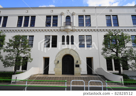 October 903 Toyo Eiwa Jogakuin (junior high school / high school), Roppongi 5-chome, Minato-ku 82828512