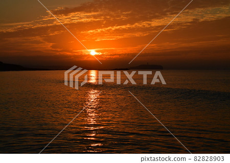 Morning glow sky and sea Morning glow sky and sea 82828903