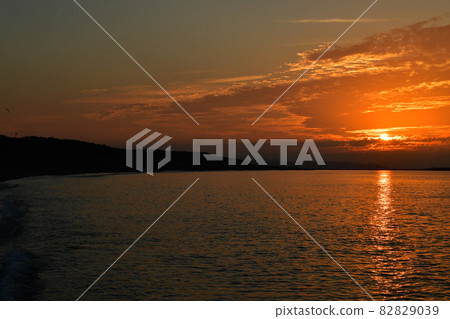 Sea and sky at sunrise Sea and sky at sunrise 82829039
