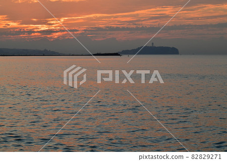 Sea and sky at sunrise Sea and sky at sunrise 82829271