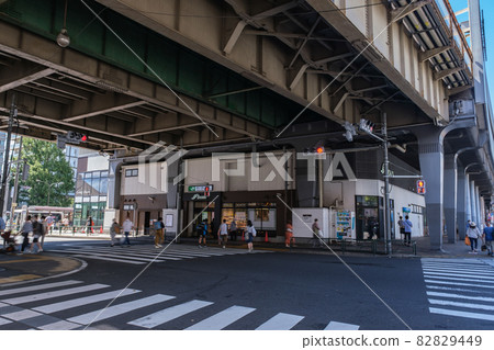 In front of the east exit of Asagaya Station, under the guard, Suginami-ku, Tokyo In front of the east exit of Asagaya Station, under the guard, Suginami-ku, Tokyo 82829449
