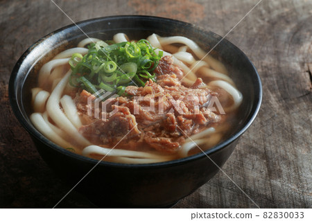 Warm udon noodles with steam Warm udon noodles with steam 82830033