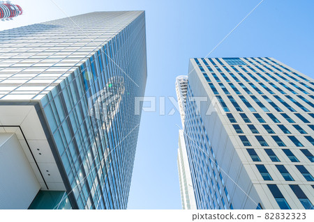 仰望埼玉縣埼玉新都市區的建築物 82832323