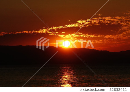 Beautiful Omura Bay (sunset) 82832411