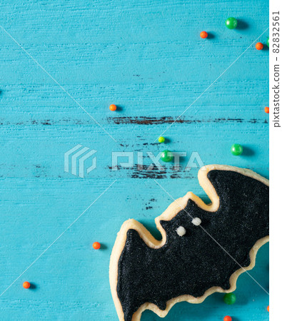 Halloween cookies icing sugar icing cookies blue background Decoratied cookies ハロウィン クッキー 82832561