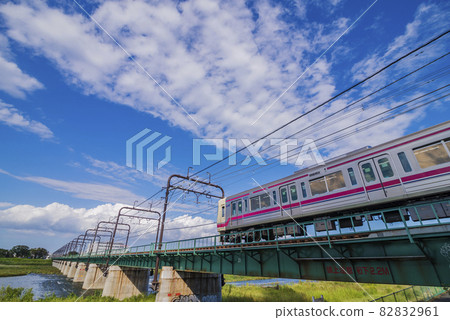 Keio Line Seiseki Sakuragaoka Tamagawa Bridge Train Blue Sky 82832961