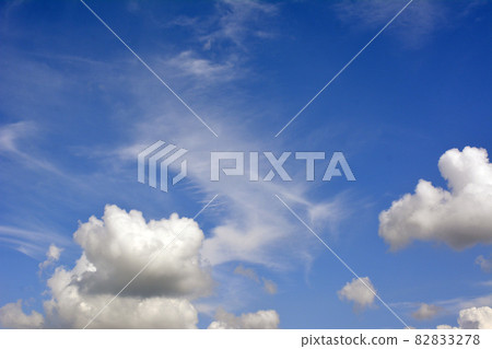 blue sky. White cloud. Background material. 82833278