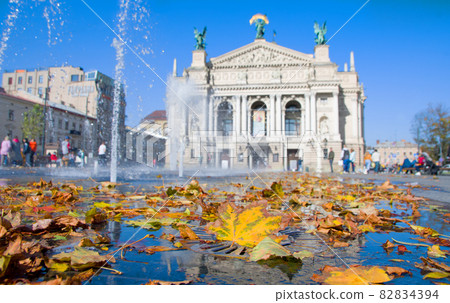 lviv opera house 82834394