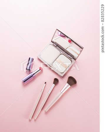 Makeup brush, compact case and lipstick Makeup brush, compact case and lipstick 82835229