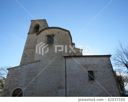 Historical detail 82835588