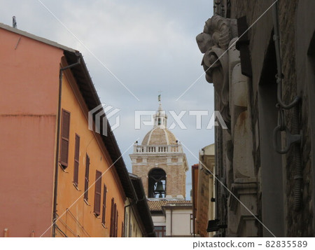 Historical detail 82835589