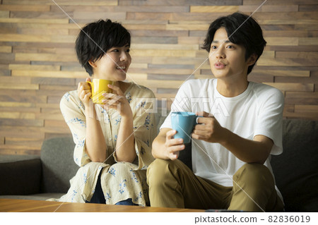 Living couple 82836019