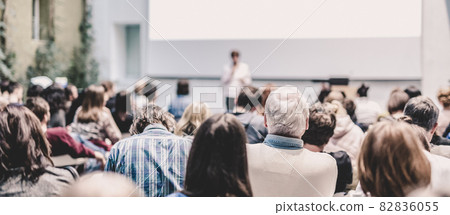 Woman giving presentation on business conference. 82836055